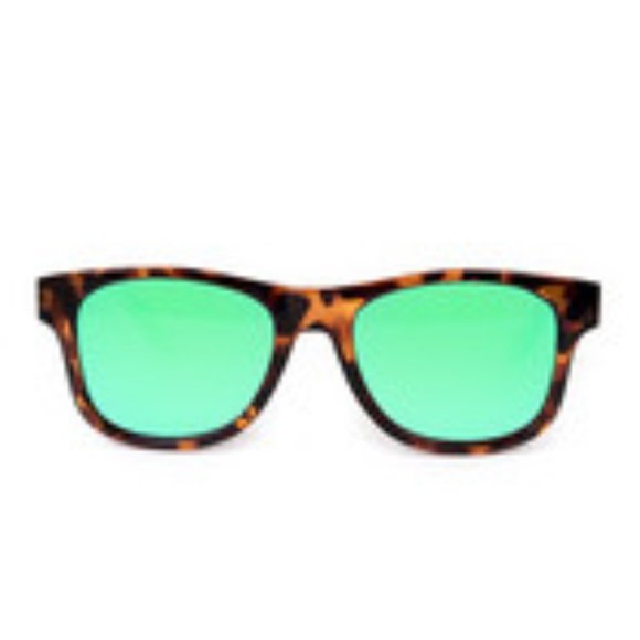 SOLO Eyewear Other - SOLO Eyewear - Zimbabwe - Tortoise Shell Frame with Green Polarized Lenses